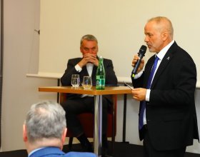 Bohuslav Svoboda , primátor hlavního města Prahy (109)