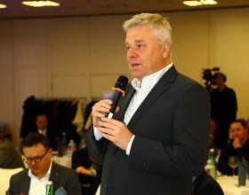 Bohuslav Svoboda , primátor hlavního města Prahy (95)