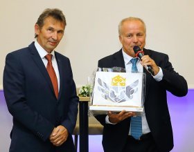 Zdeněk Zajíček, prezident Hospodářské komory ČR (256)