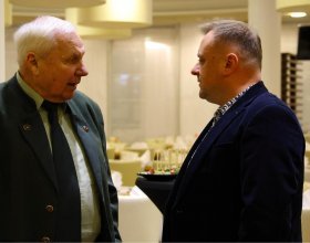 František Kinský, průvodce cyklu Modrá krev a Pavel Šporcl, houslový virtuos (14)