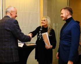 František Kinský, průvodce cyklu Modrá krev a Pavel Šporcl, houslový virtuos (15)