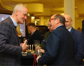 František Kinský, průvodce cyklu Modrá krev a Pavel Šporcl, houslový virtuos (24)