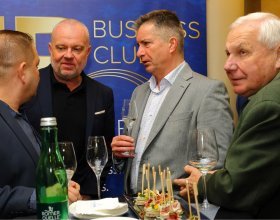 František Kinský, průvodce cyklu Modrá krev a Pavel Šporcl, houslový virtuos (83)