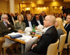 František Kinský, průvodce cyklu Modrá krev a Pavel Šporcl, houslový virtuos (122)