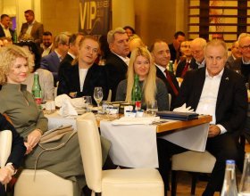 František Kinský, průvodce cyklu Modrá krev a Pavel Šporcl, houslový virtuos (134)