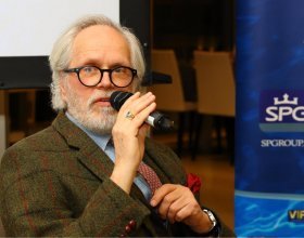 František Kinský, průvodce cyklu Modrá krev a Pavel Šporcl, houslový virtuos (137)