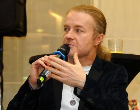 František Kinský, průvodce cyklu Modrá krev a Pavel Šporcl, houslový virtuos (147)