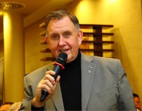 František Kinský, průvodce cyklu Modrá krev a Pavel Šporcl, houslový virtuos (159)
