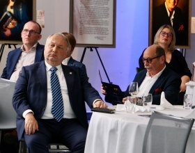 Ing. Zdeněk Kabátek, ředitel Všeobecné zdravotní pojišťovny (94)