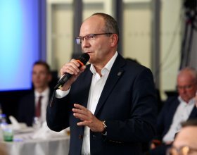 Ing. Zdeněk Kabátek, ředitel Všeobecné zdravotní pojišťovny (97)
