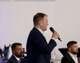 Ing. Zdeněk Kabátek, ředitel Všeobecné zdravotní pojišťovny (99)
