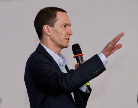 Ing. Zdeněk Kabátek, ředitel Všeobecné zdravotní pojišťovny (105)