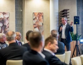 Člověk versus umělá inteligence, digitalizace ve výrobních procesech (68)