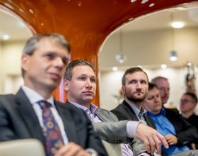 Člověk versus umělá inteligence, digitalizace ve výrobních procesech (88)