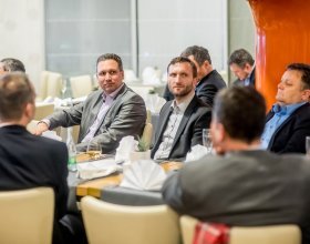 Člověk versus umělá inteligence, digitalizace ve výrobních procesech (98)