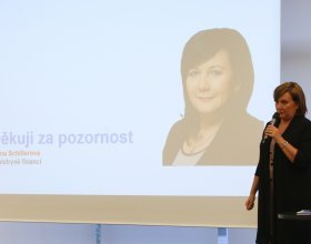 Ministryně Alena Schillerová (45)
