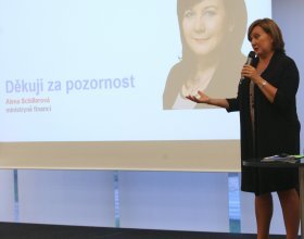 Ministryně Alena Schillerová (46)