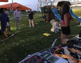 Týmové závody s „auťáky na míru“ (60)