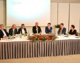 Kulatý stůl "Doporučení budoucímu premiérovi" (32)
