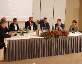 Kulatý stůl "Doporučení budoucímu premiérovi" (38)