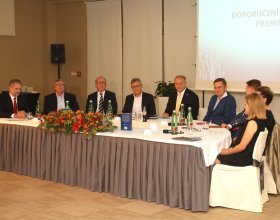 Kulatý stůl "Doporučení budoucímu premiérovi" (42)