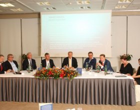 Kulatý stůl "Doporučení budoucímu premiérovi" (47)